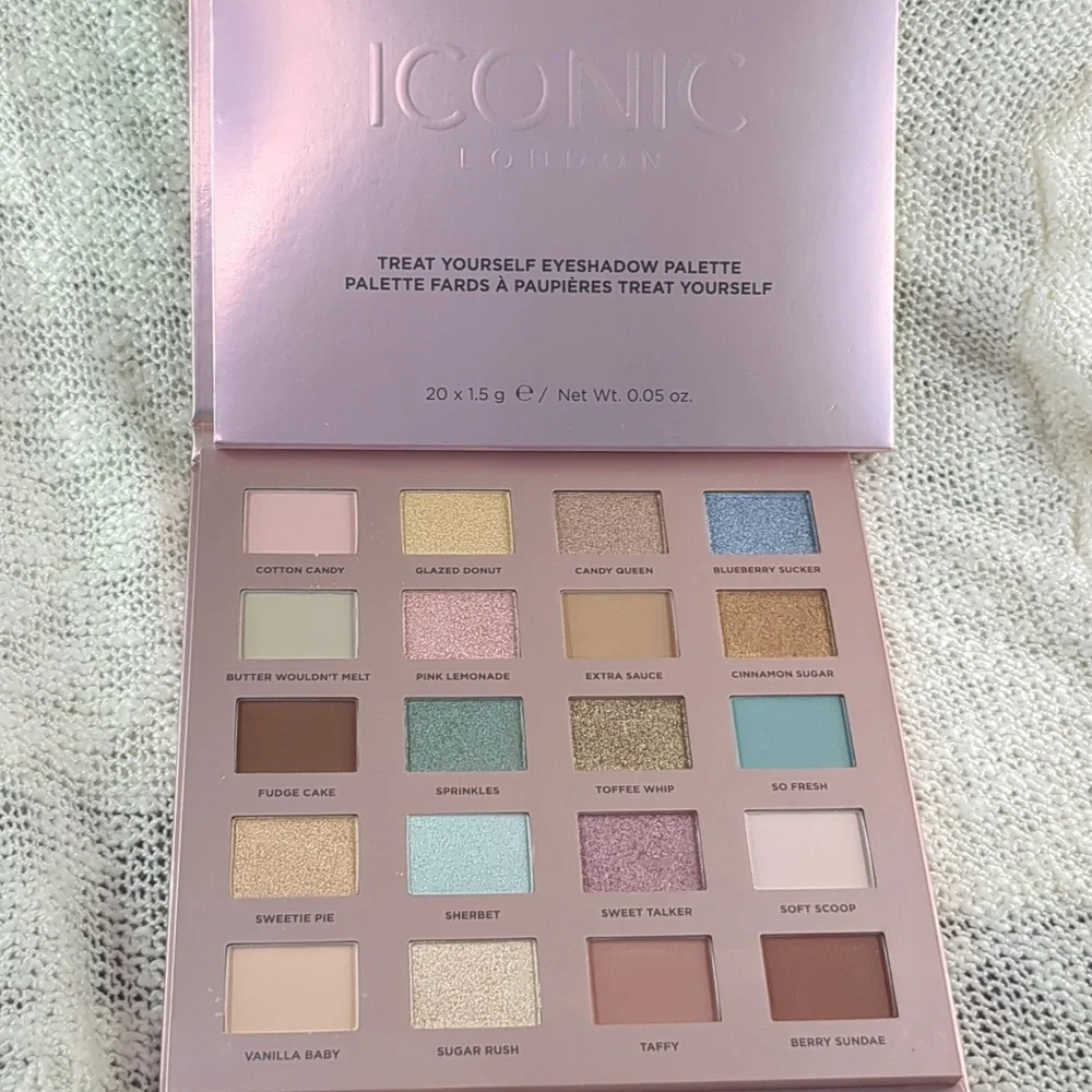 ICONIC London Eyeshadow Palette in Treat Yourself, 20x 1.5g/0.05oz